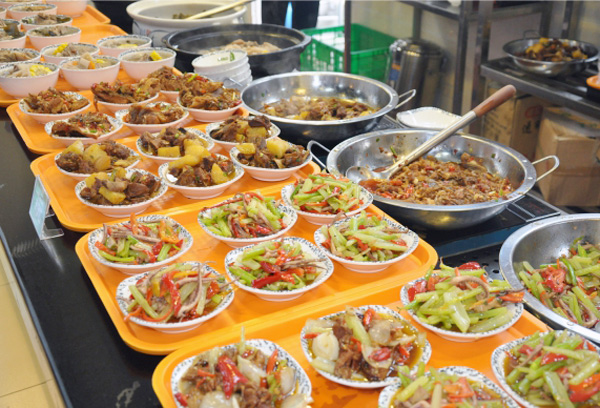選對食堂承包企業(yè)，標準化公司員工餐飲管理